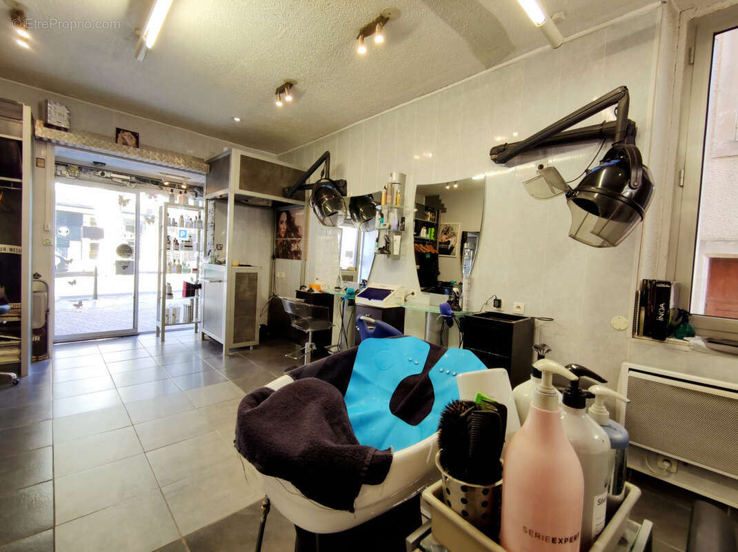 Commerce à LAMALOU-LES-BAINS