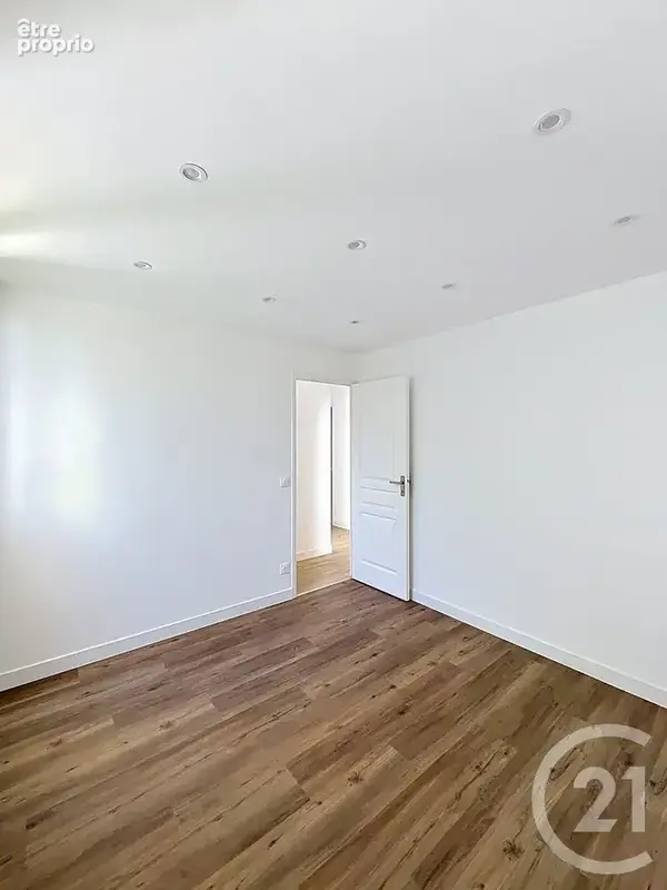 Appartement 4 pièces 83 m² à vendre à Savigny-Le-Temple (77176) - photo 10