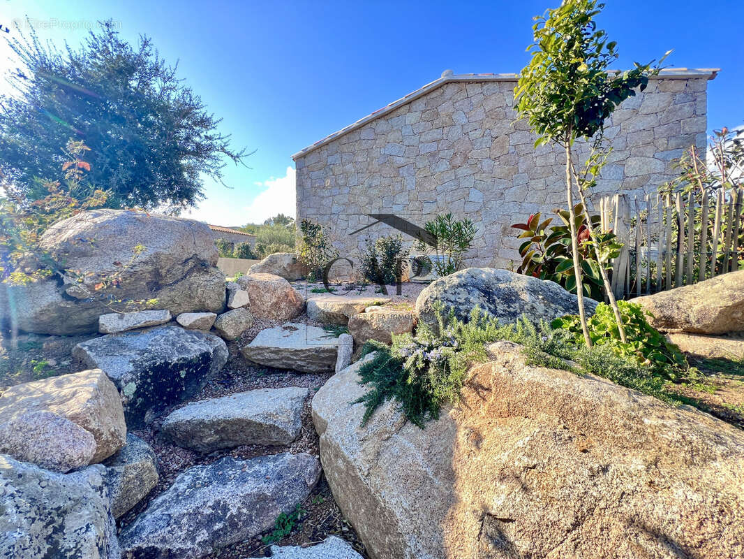 Villa individuelle en pierres type bergerie avec piscine Lecci sainte lucie de Porto Vecchio - photo 8