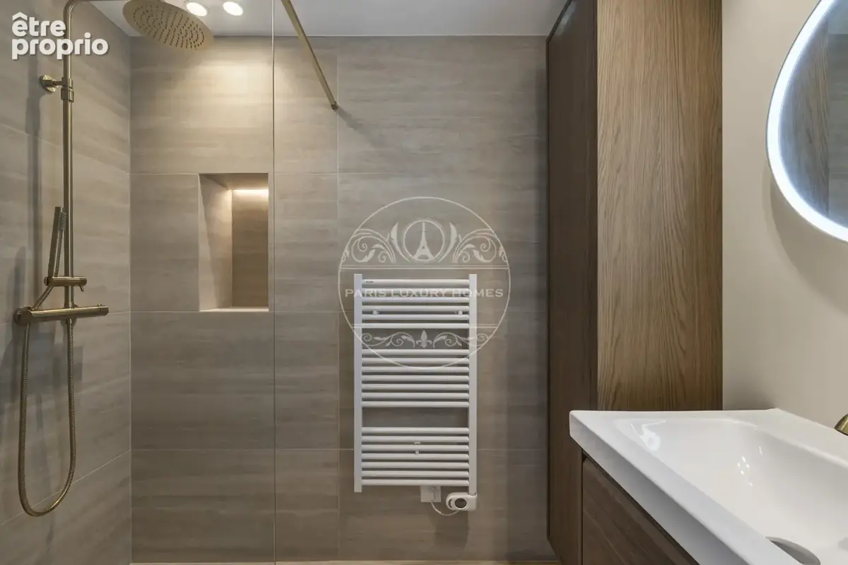 Superbe pied à terre à Paris 8ème ! - photo 13