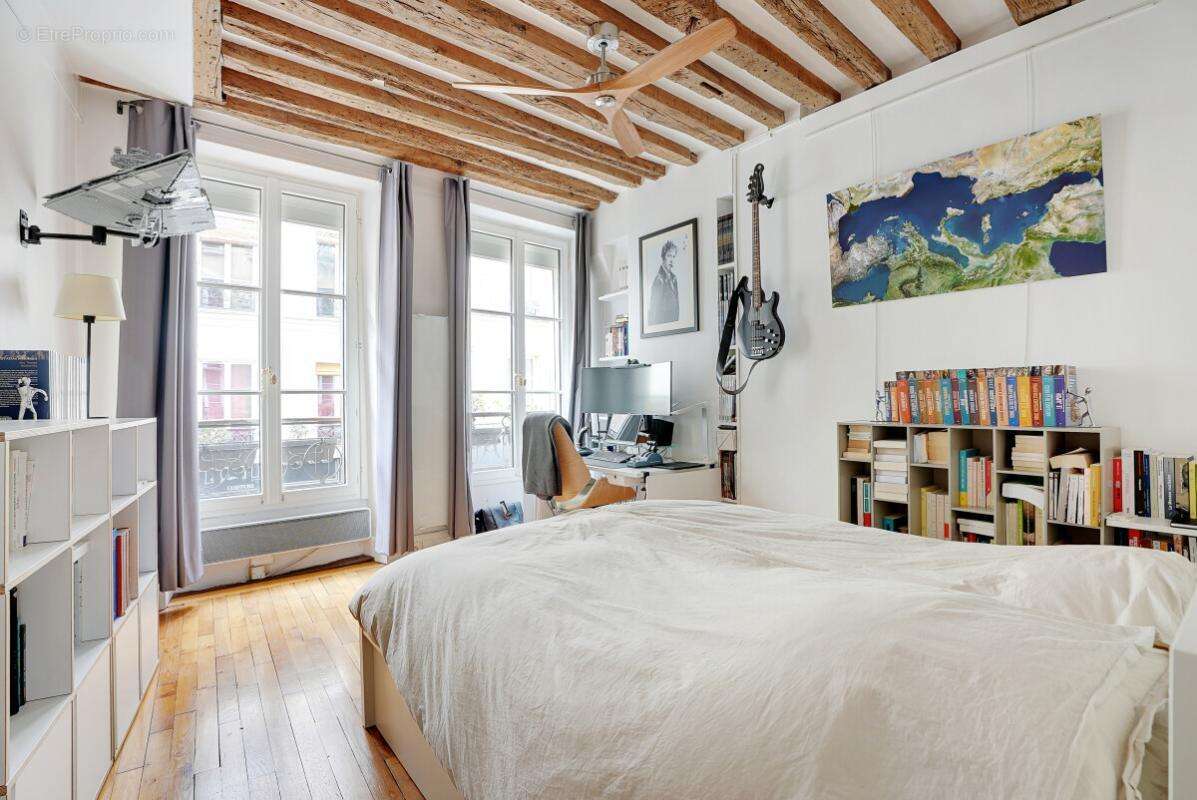Appartement à PARIS-2E