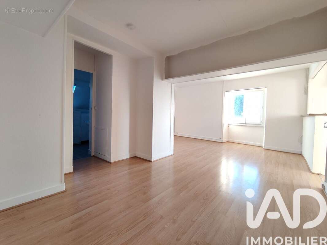 Appartement 55 m² à Sainte-Maure-De-Touraine  - photo 2