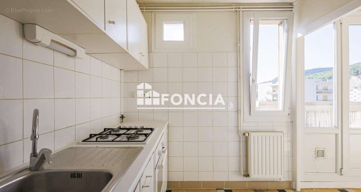 Appartement à FONTAINE