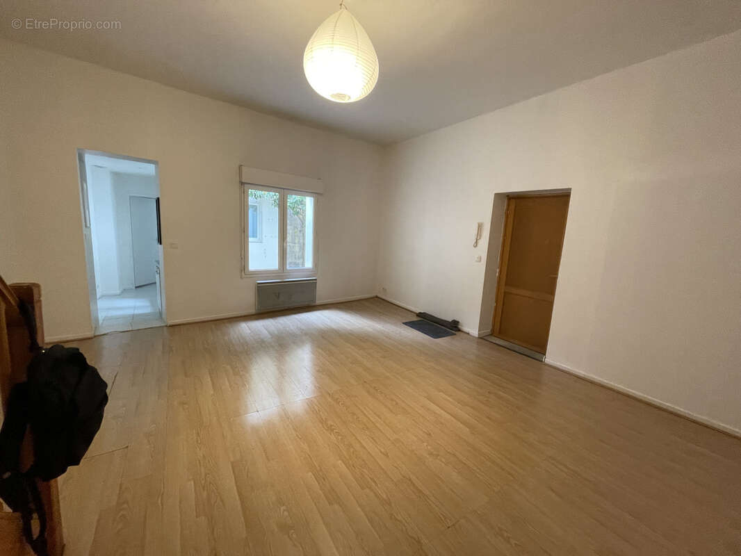 Appartement T3 duplex (côté cour) - Bordeaux PEY BERLAND (rue Castelmoron) - photo 3