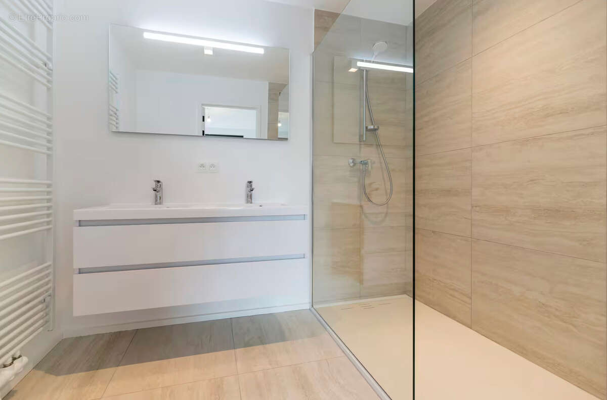 Appartement à NANTERRE