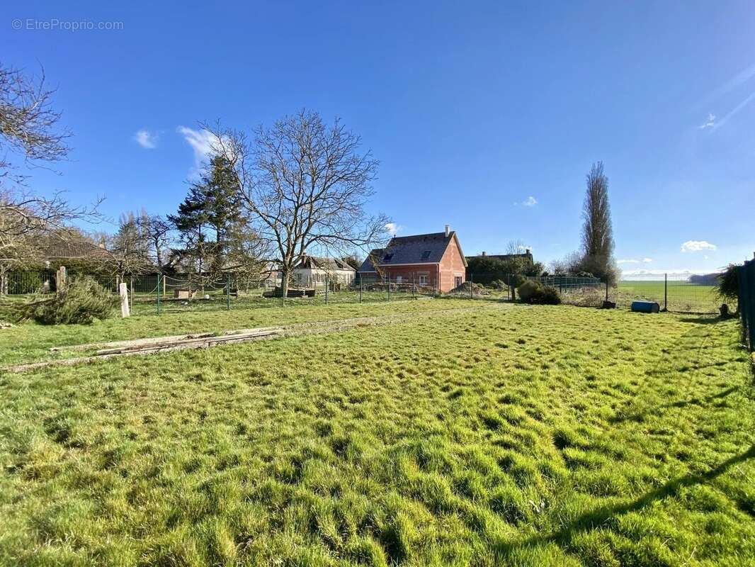 Terrain à EMALLEVILLE