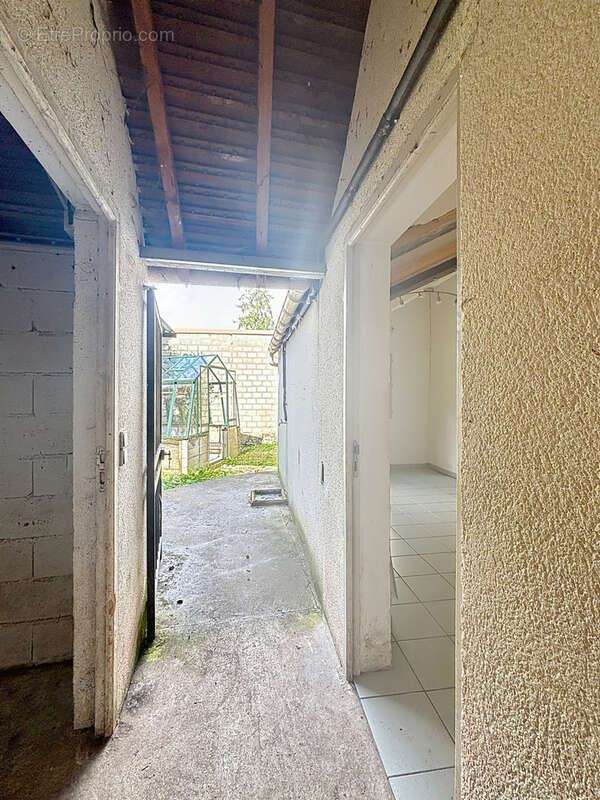 Commerce à FONTAINEBLEAU