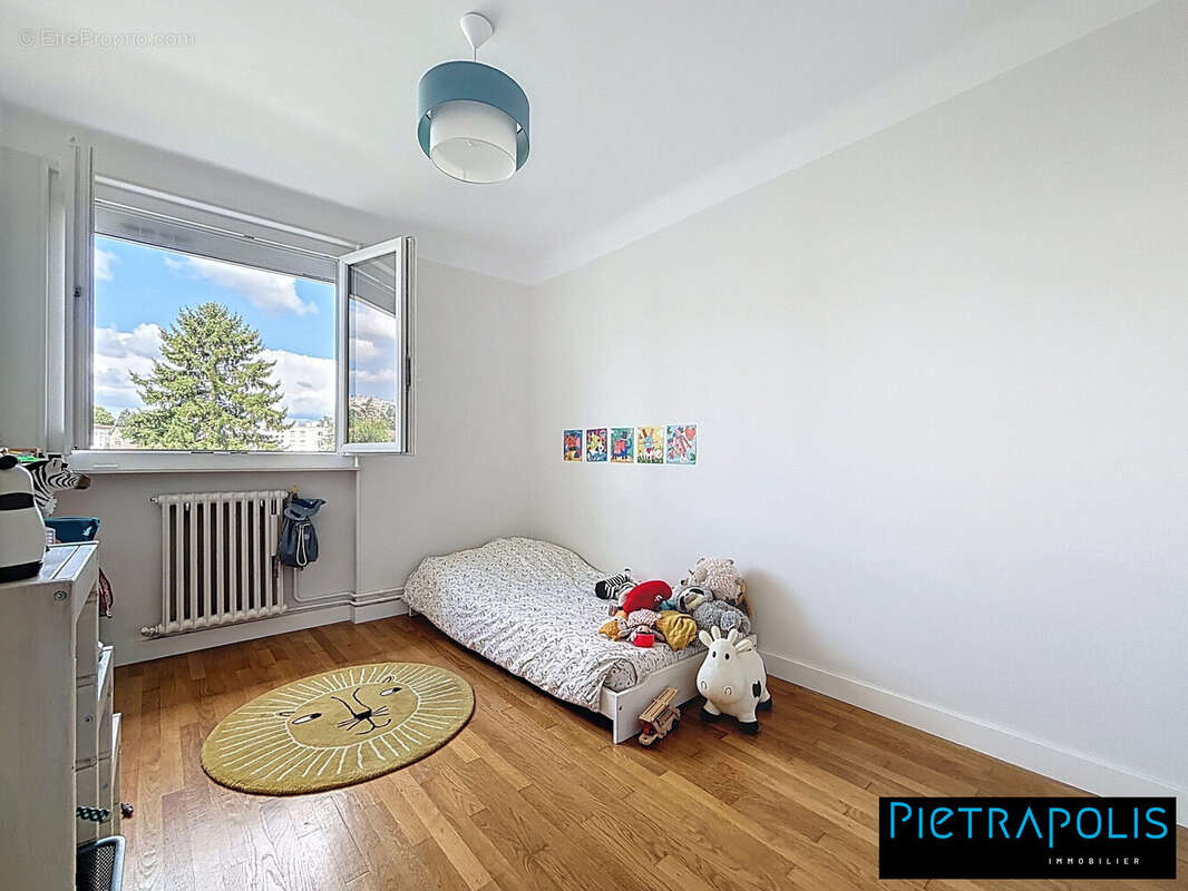 Appartement à OULLINS