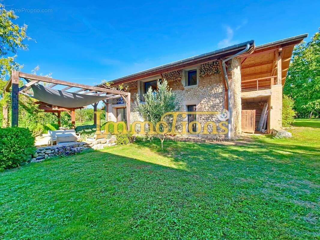 Maison à SAINT-HILAIRE-DU-ROSIER