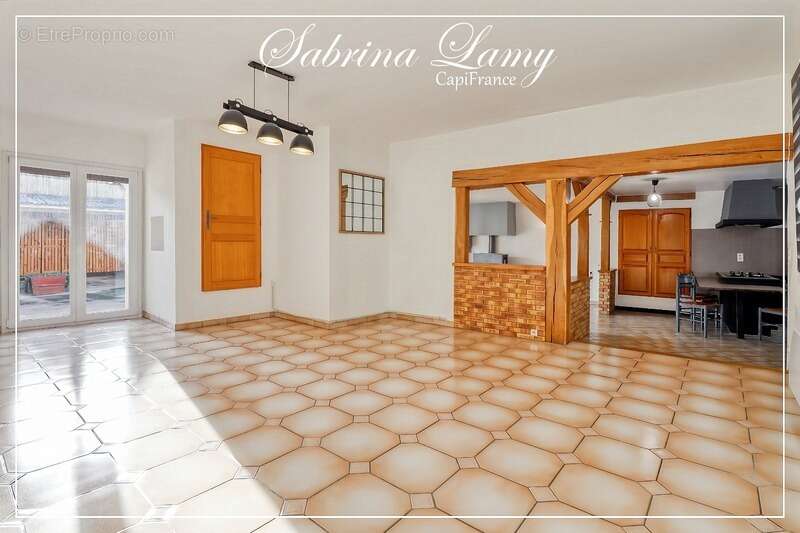 Maison à LE MESNIL-SUR-OGER