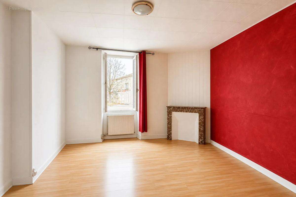 Maison spacieuse à Ronsenac, charme et confort - photo 6