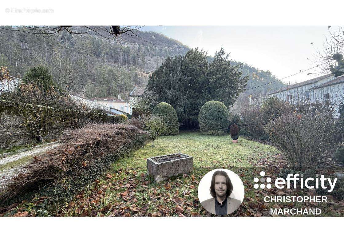 Appartement à MONTREAL-LA-CLUSE