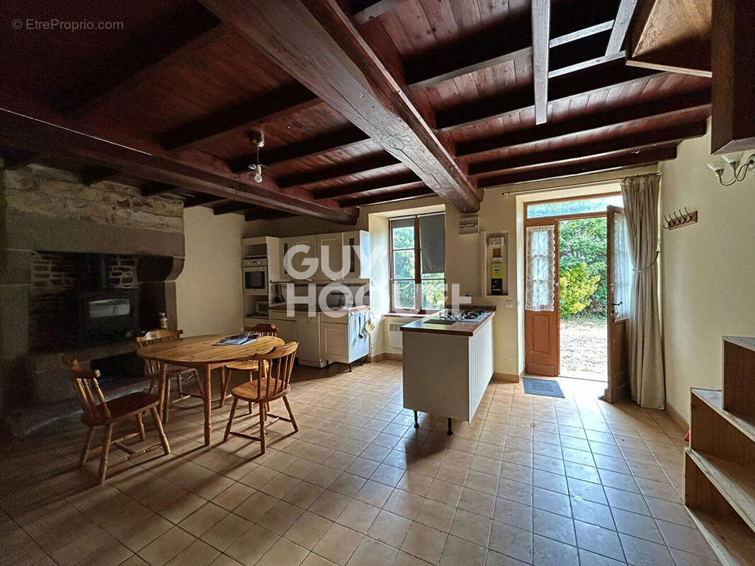 Maison à LE MESNIL-GILBERT