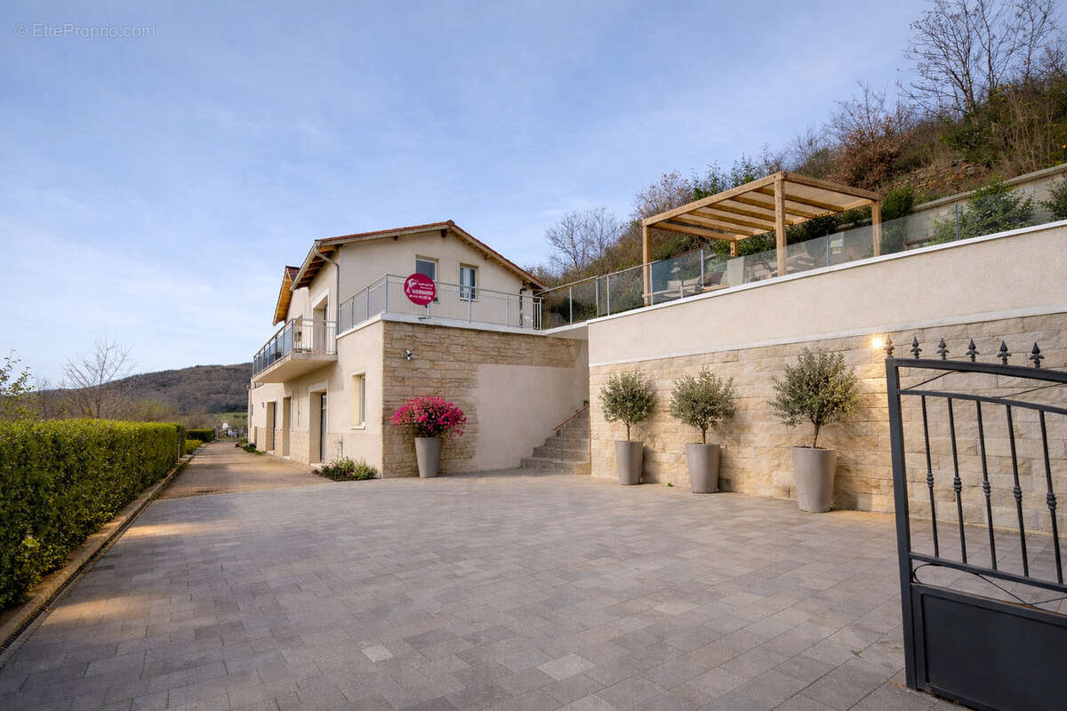 Maison à PONTCHARRA-SUR-TURDINE