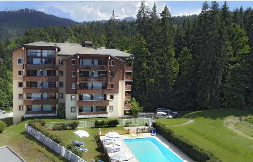 Appartement à MORILLON