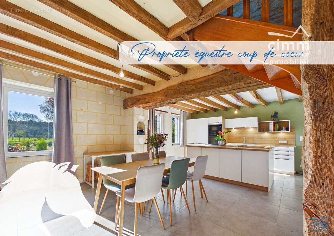 Maison à MOULIHERNE