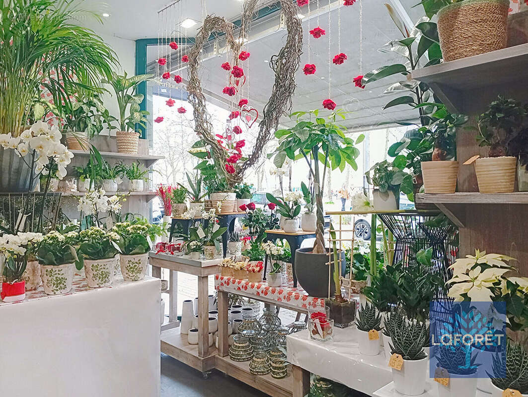 fonds de commerce  fleuriste LA ROCHE SUR YON - photo 8