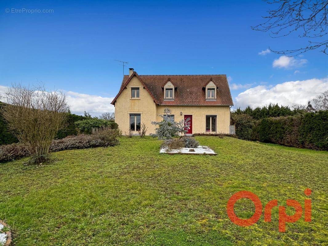 Maison à COSNE-D'ALLIER