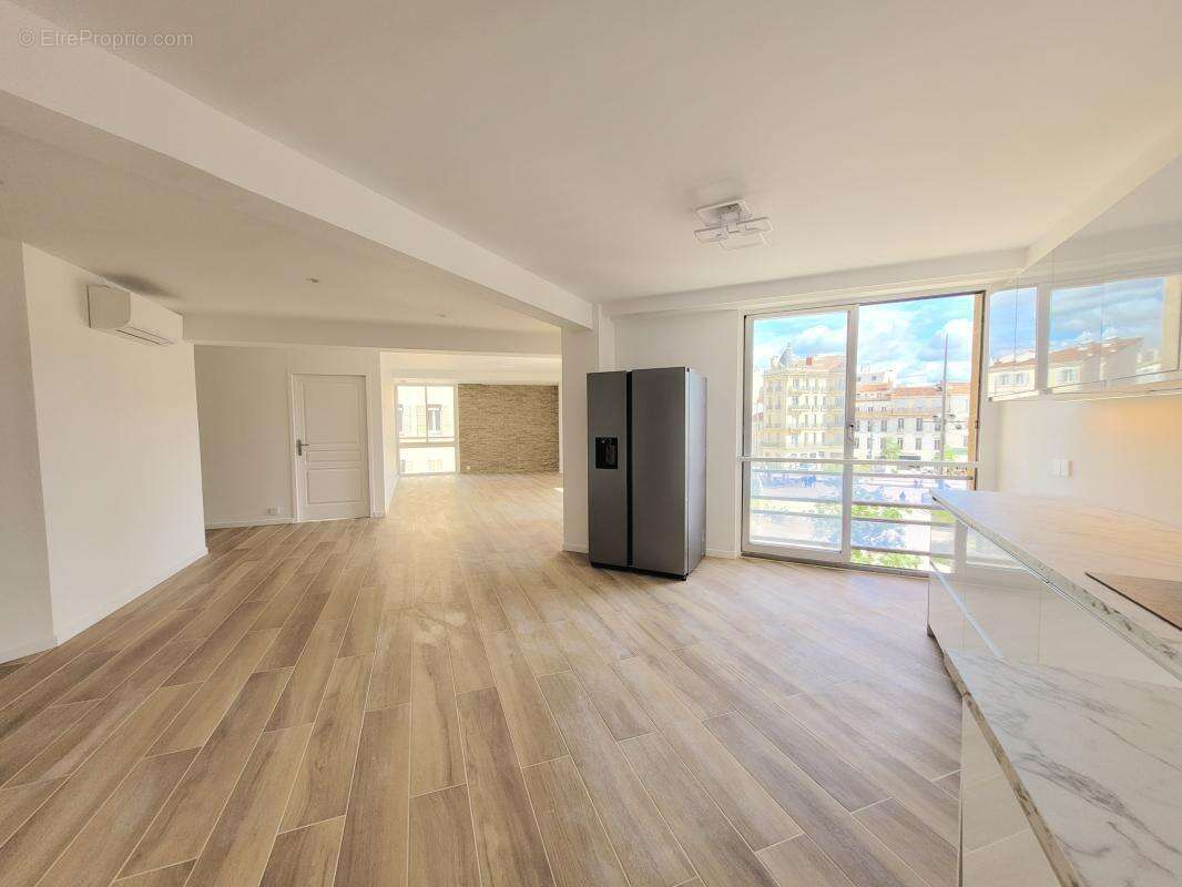 Appartement à MARSEILLE-6E