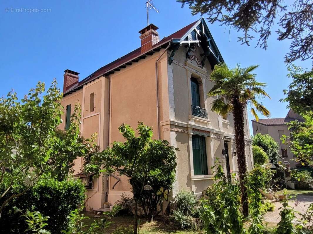 Maison à CAHORS