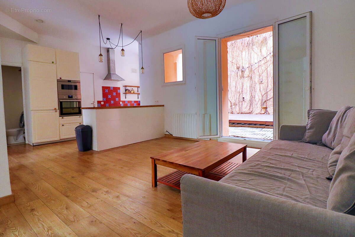 Appartement à MARSEILLE-7E