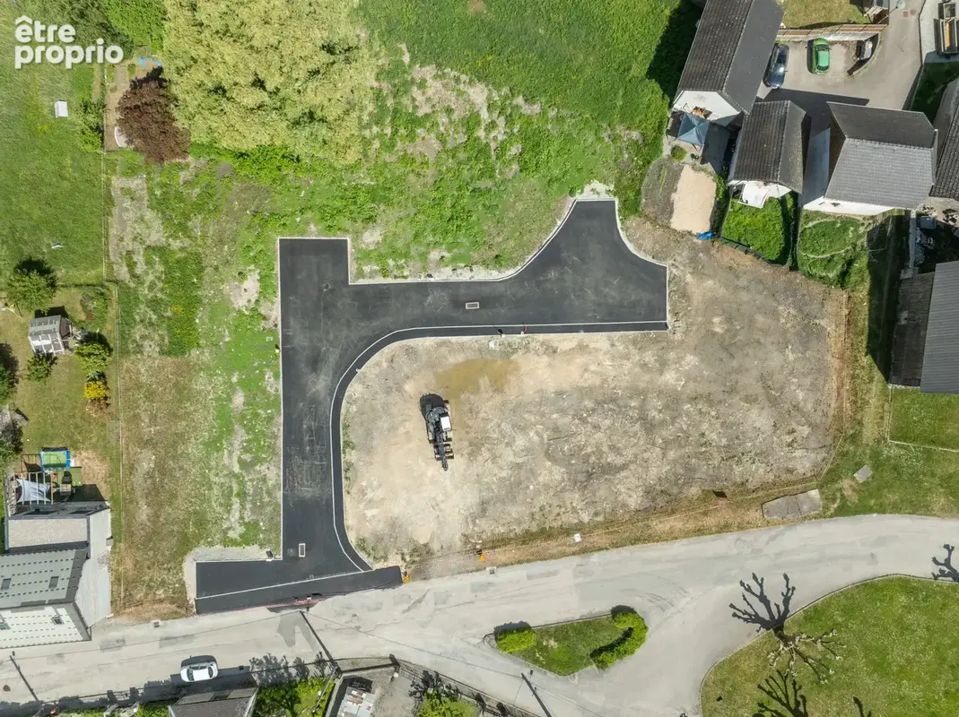Lot 6 - terrain constructible viabilise, libre de constructeur et plat de 378 m2. - photo 5
