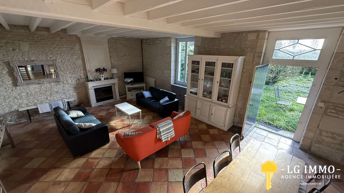 Maison à MORTAGNE-SUR-GIRONDE