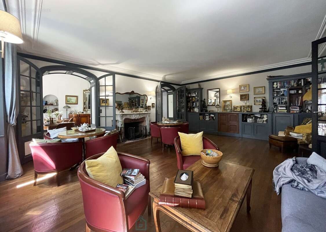 Chateau avec gite et dependances sur un parc de + de 2ha - photo 11