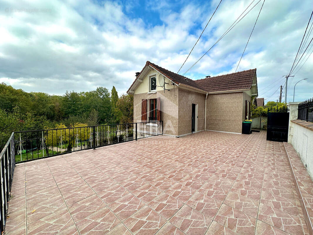 Maison à BAGNEAUX-SUR-LOING