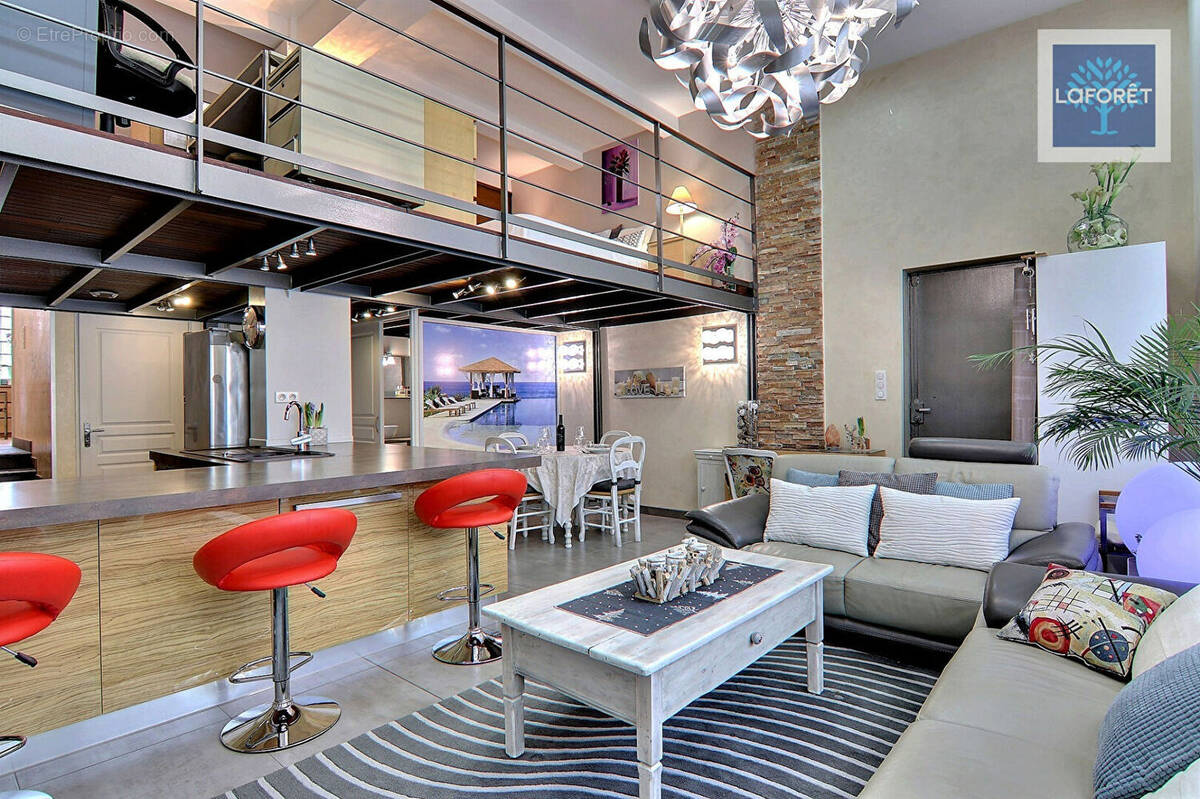 Appartement à VALLAURIS