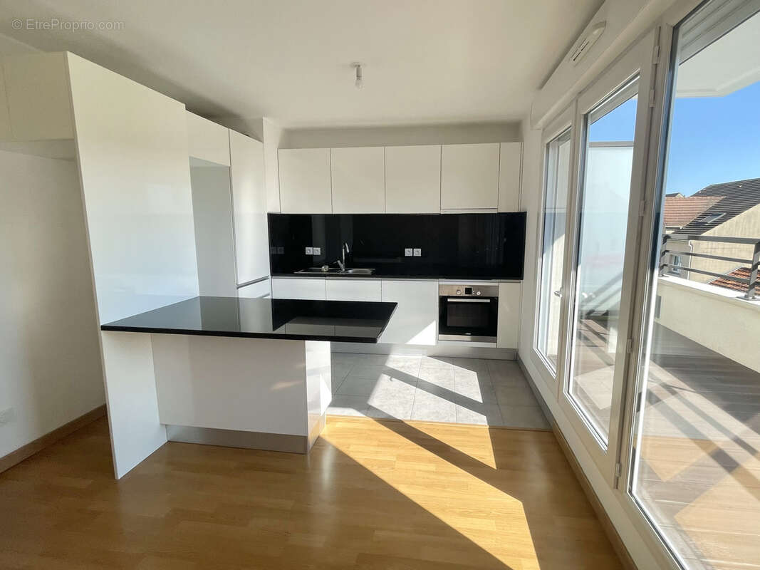 Appartement à PONTAULT-COMBAULT