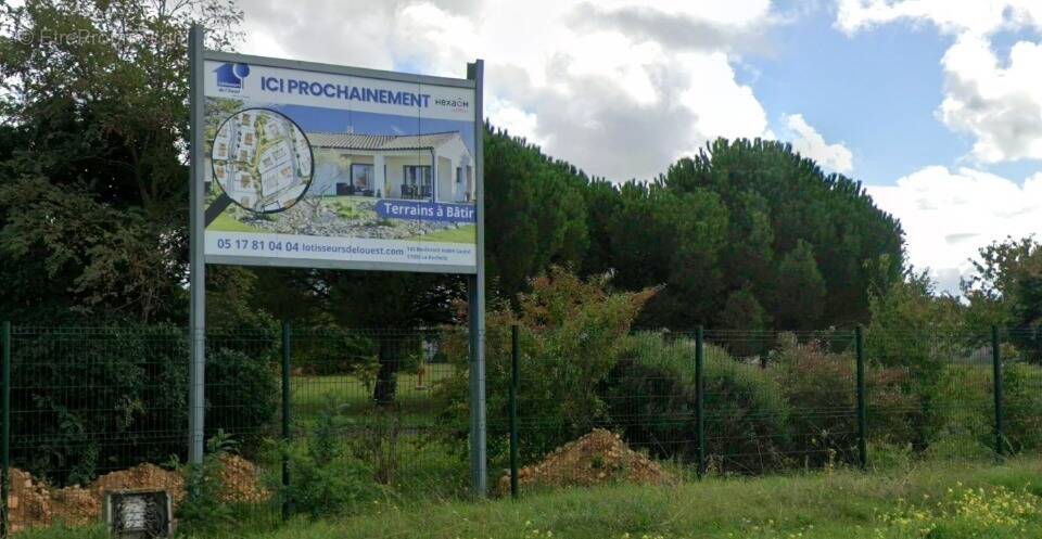 Terrain à SAINT-ROGATIEN
