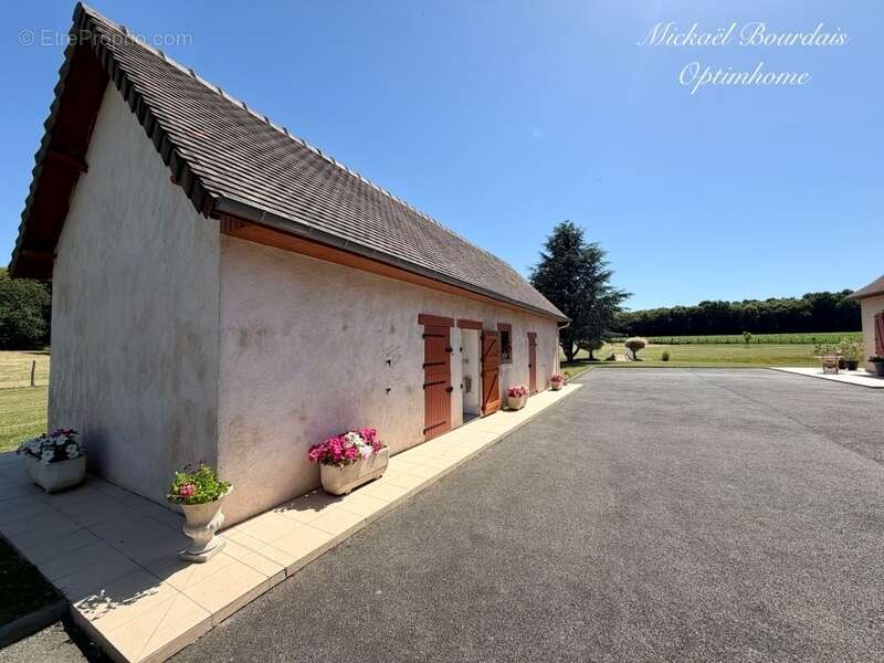 Maison de caractère 230 m2 avec 7 hectares de prairie – Vie de plain-pied – Secteur Oizé - photo 16