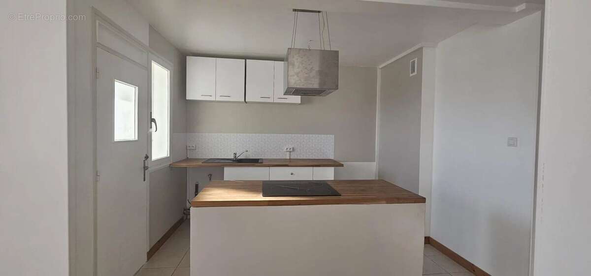 Appartement à LE CANNET-DES-MAURES