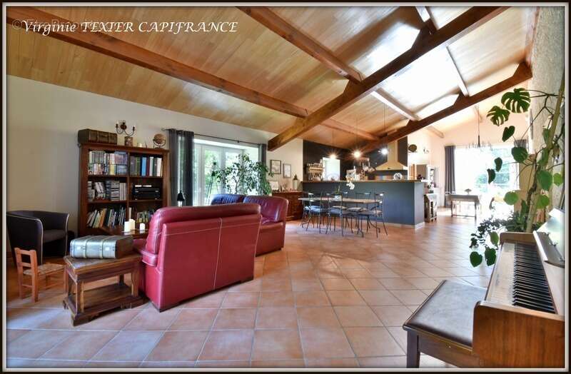 Maison à vendre 10 pièces VILLENEUVE LA COMTESSE (17) sur 4800 m² de terrain avec dépendances - photo 6