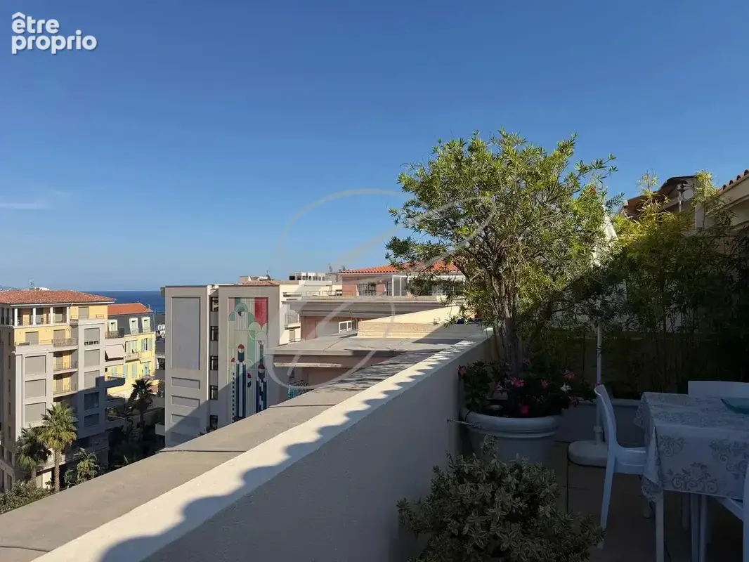 Menton - 2 pieces - photo 9