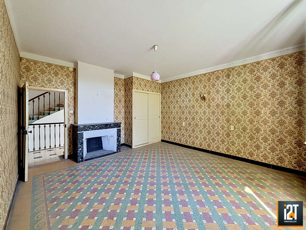 Maison à LA CALMETTE