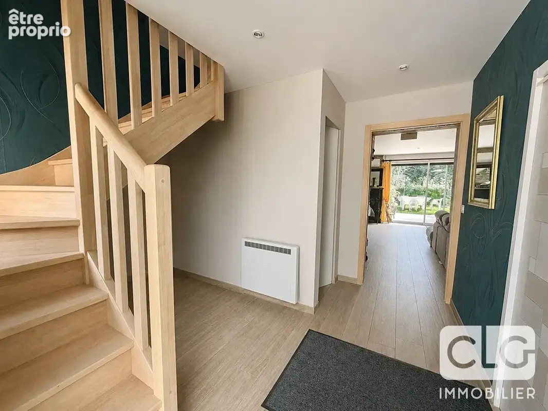 Maison Saint Evarzec 8 pièce(s) 255.95 m2 (dont 1 2 pièces et 1 studio) - photo 9