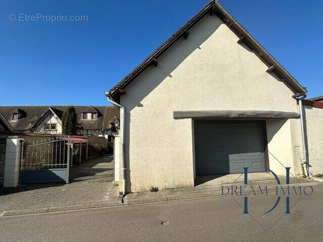 Garage et studio - Maison à VERNON