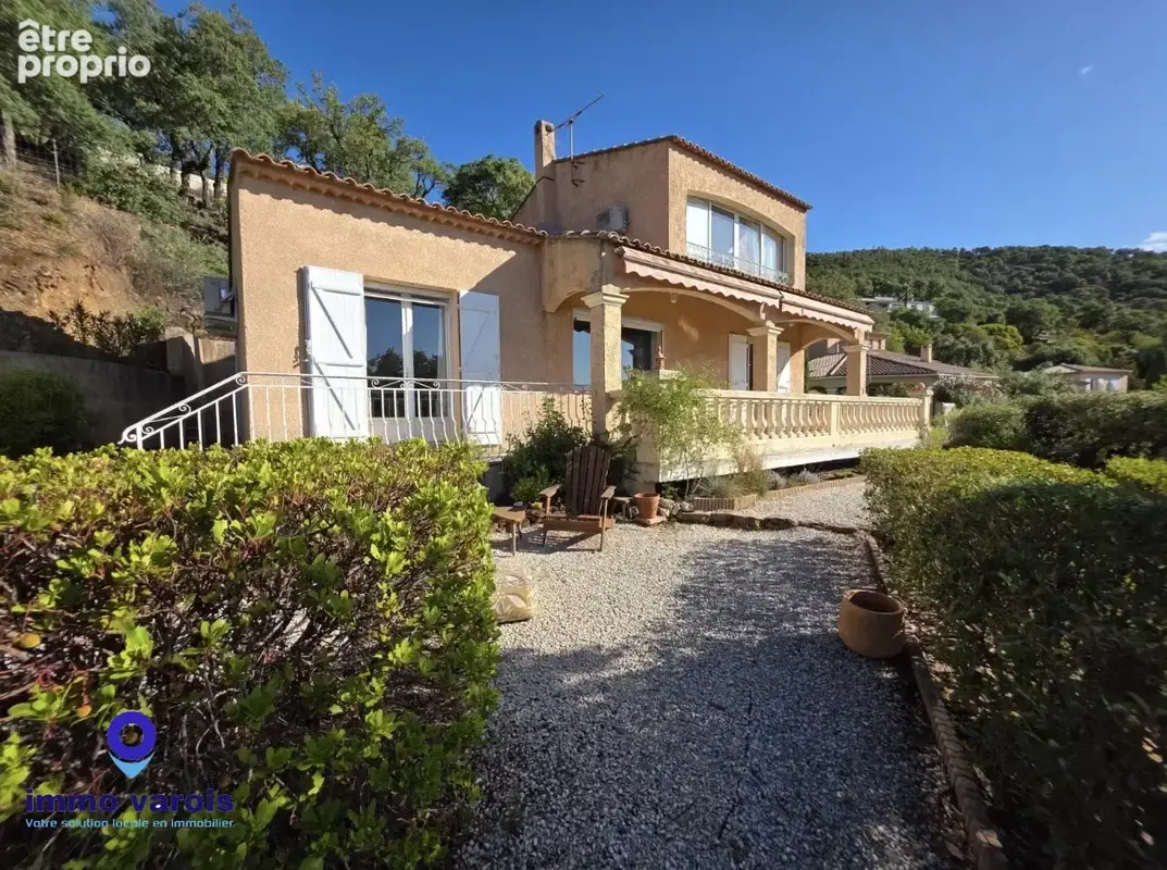LA LONDE-LES-MAURES Secteur résidentiel Belle villa T4 garage vue mer - photo 2