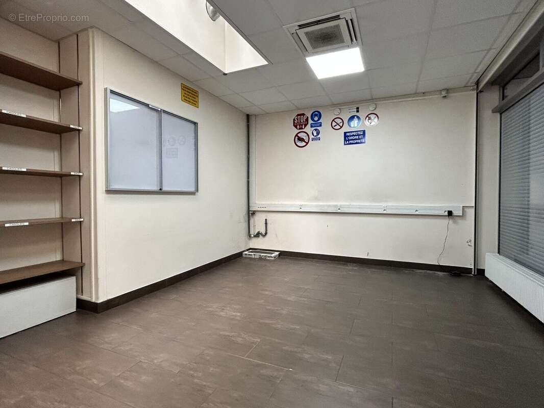 Commerce à PARIS-10E