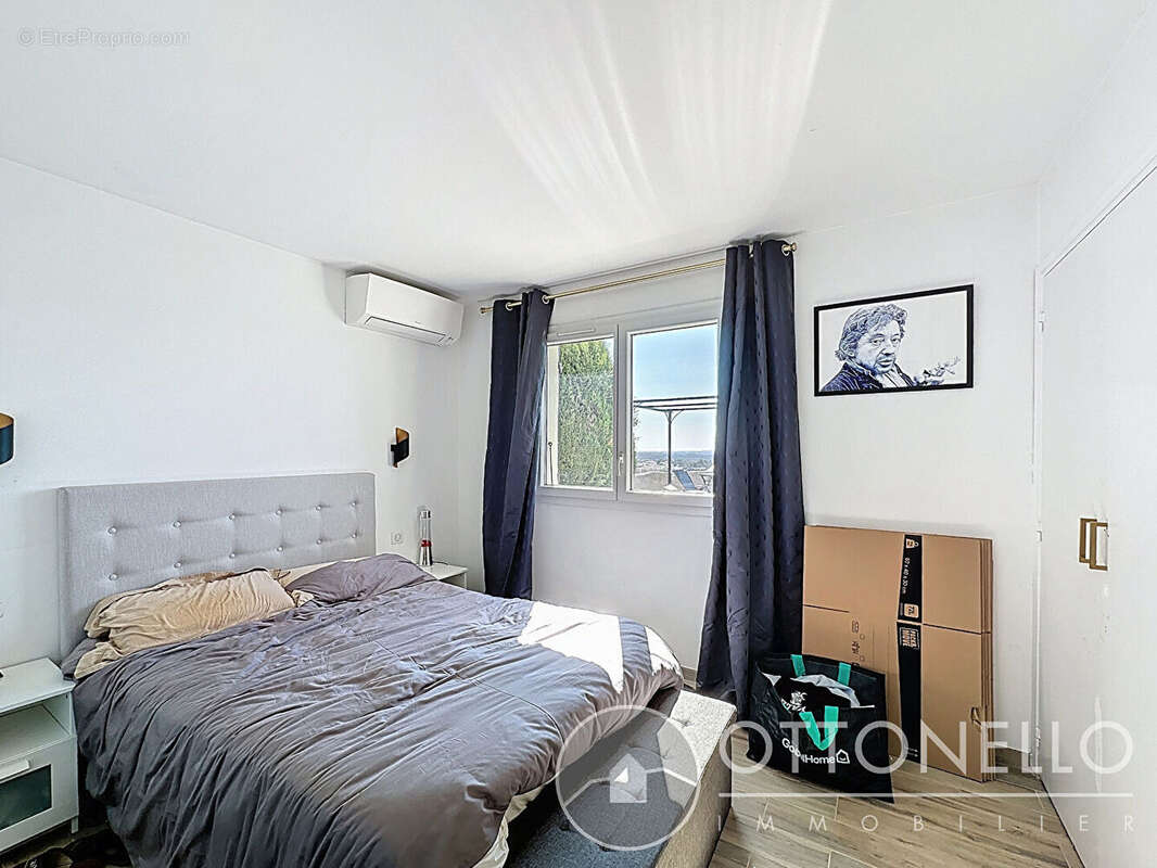 Maison à ROQUEBRUNE-SUR-ARGENS