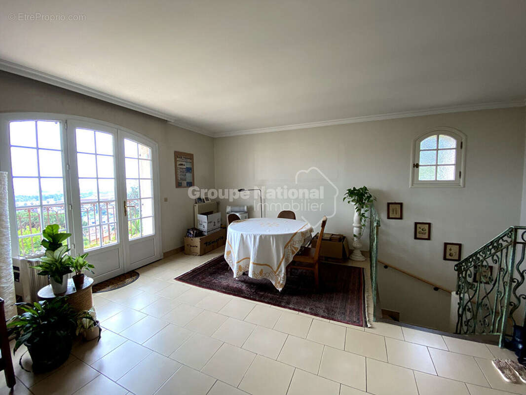 Mandelieu proche centre - Belle vue mer - photo 9