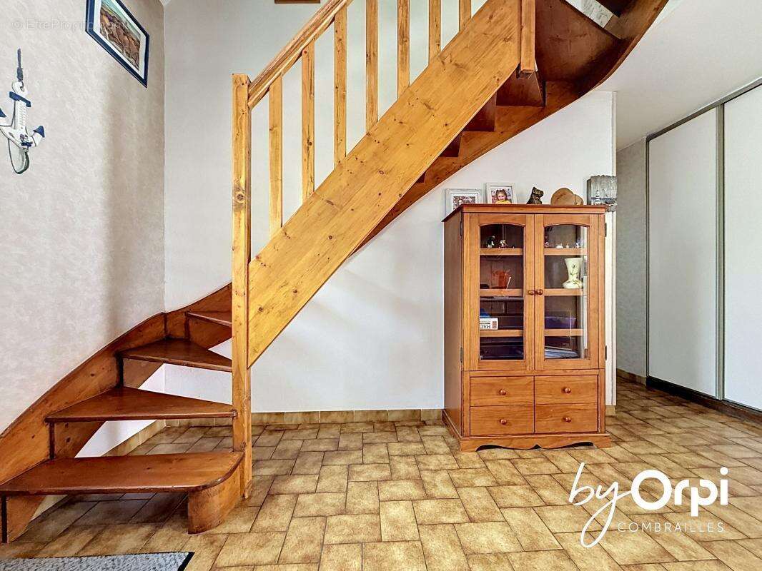 Maison à MONTAIGUT