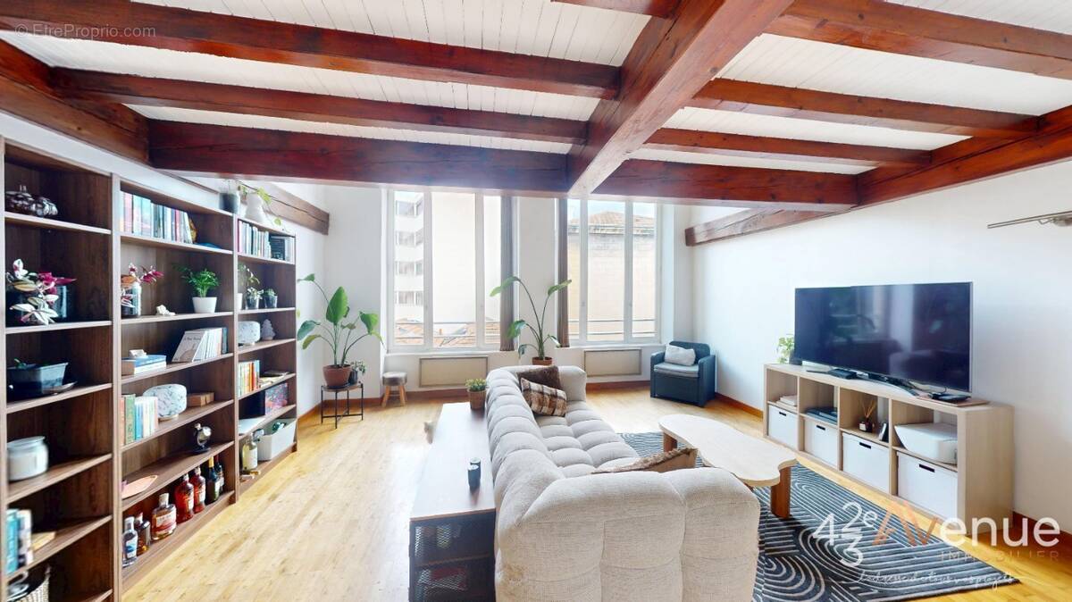 Appartement à SAINT-ETIENNE