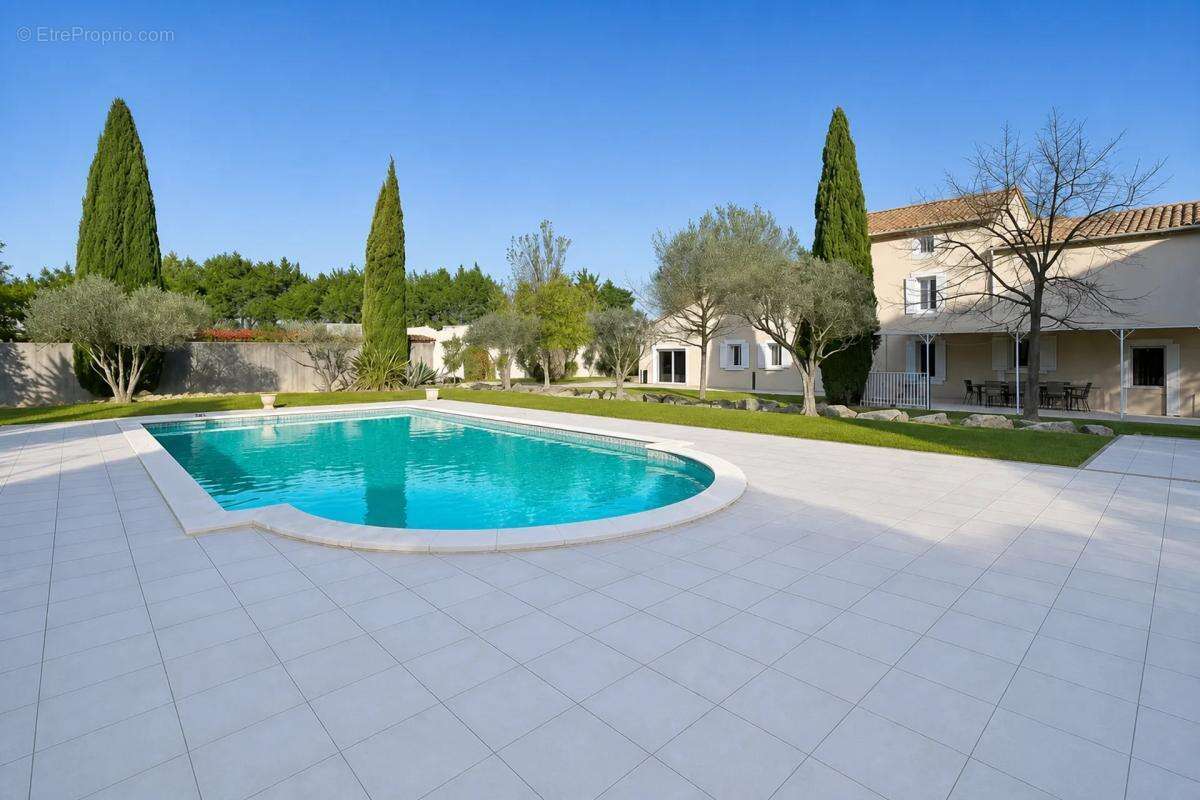 Mas rénové 11 pièces avec piscine à Monteux - photo 2