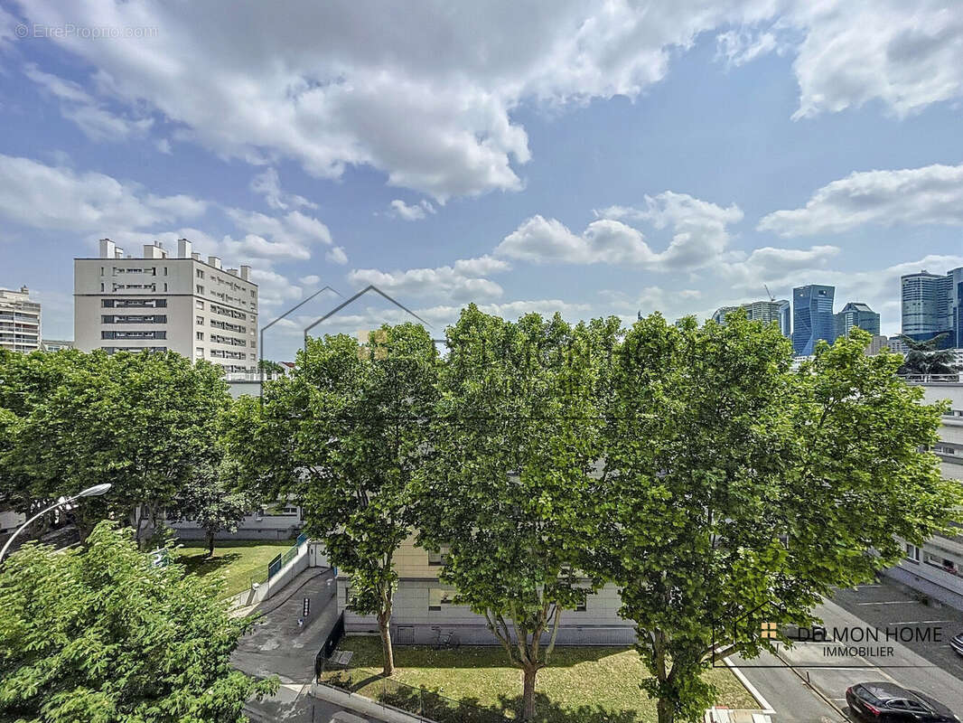 Appartement à COURBEVOIE