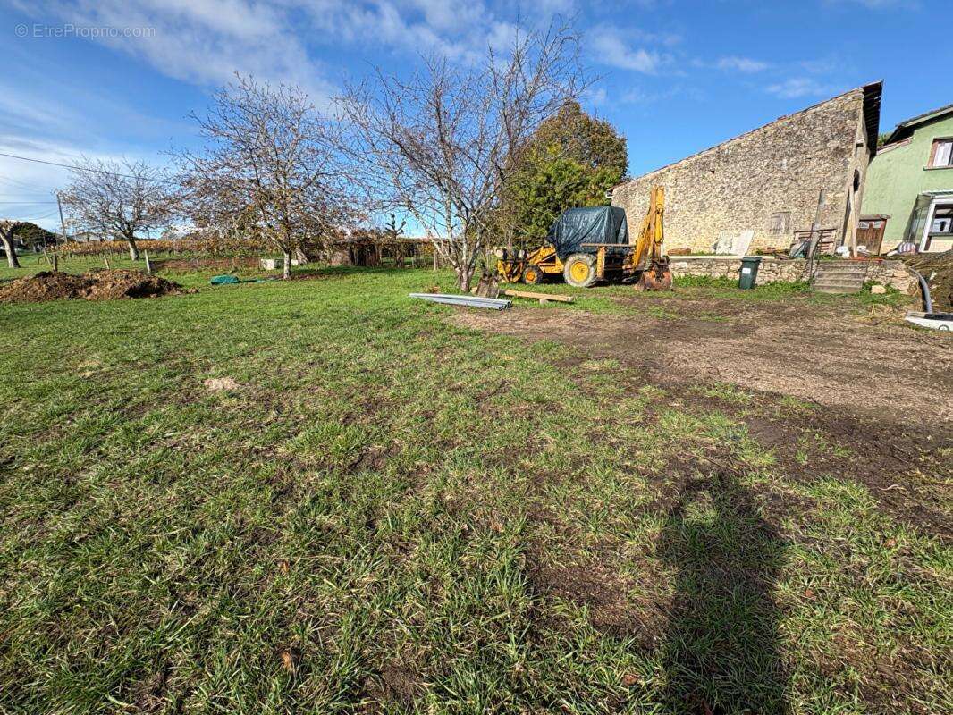 Maison à Doulezon, proche Gensac 152 m2, 4 chambres, dépendance et jardin - photo 2