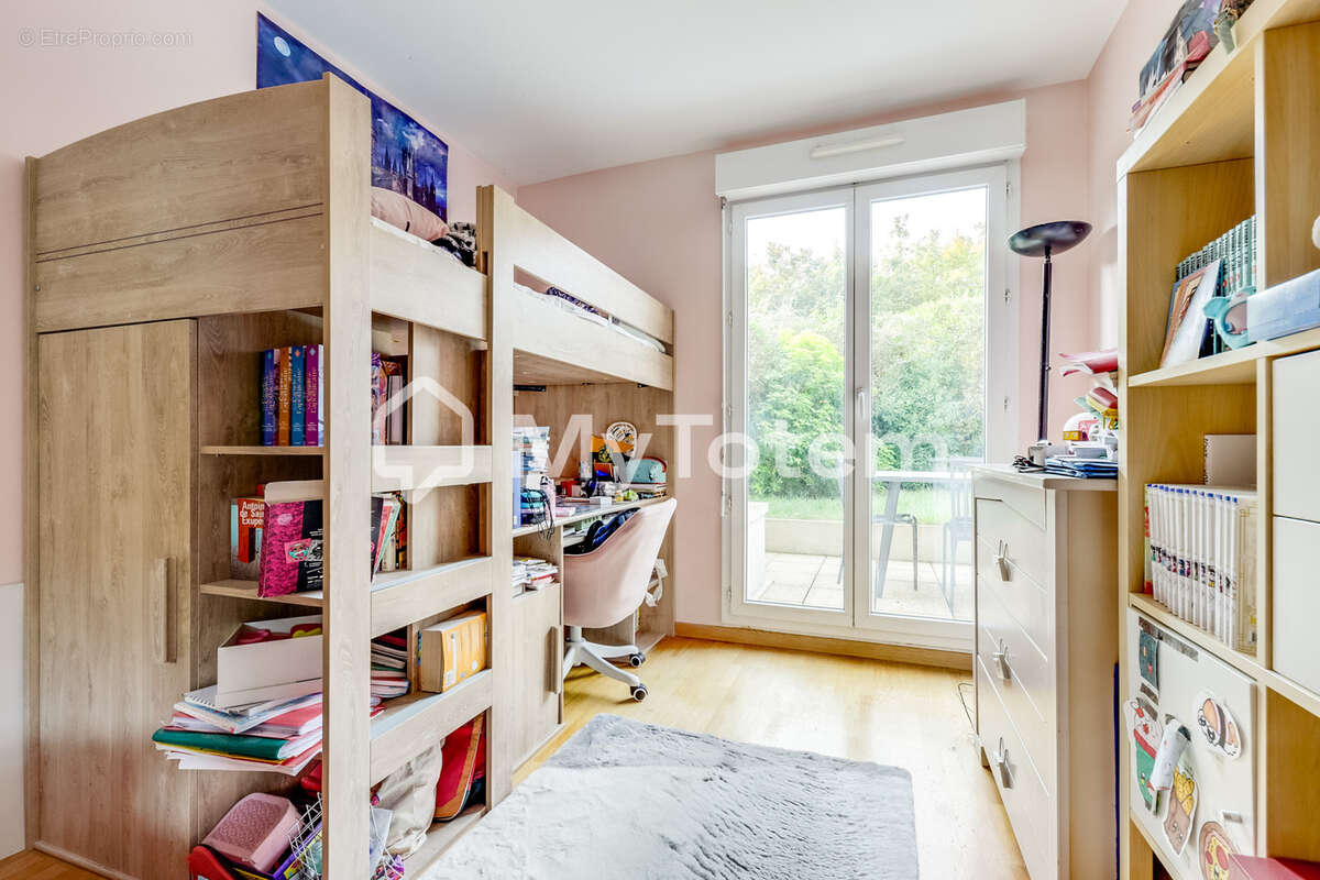 Appartement à LA GARENNE-COLOMBES