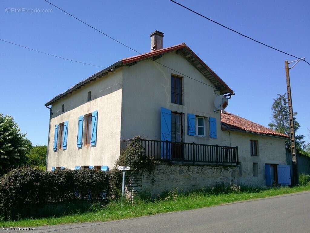 Maison à CHARROUX